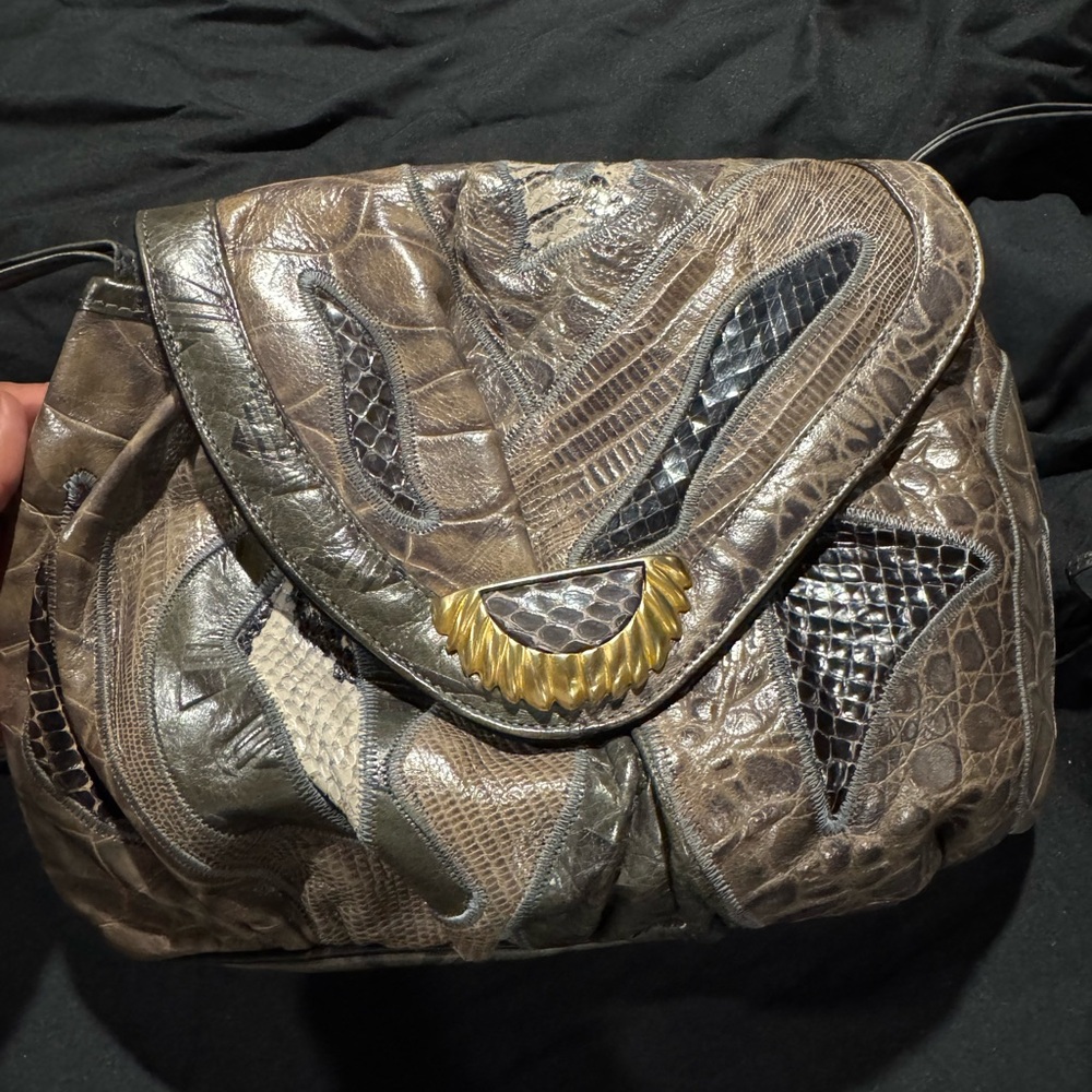 Vintage Sharif  Embossed Leather Reptile Shoulder Bag Crossbody Bag. Never worn.